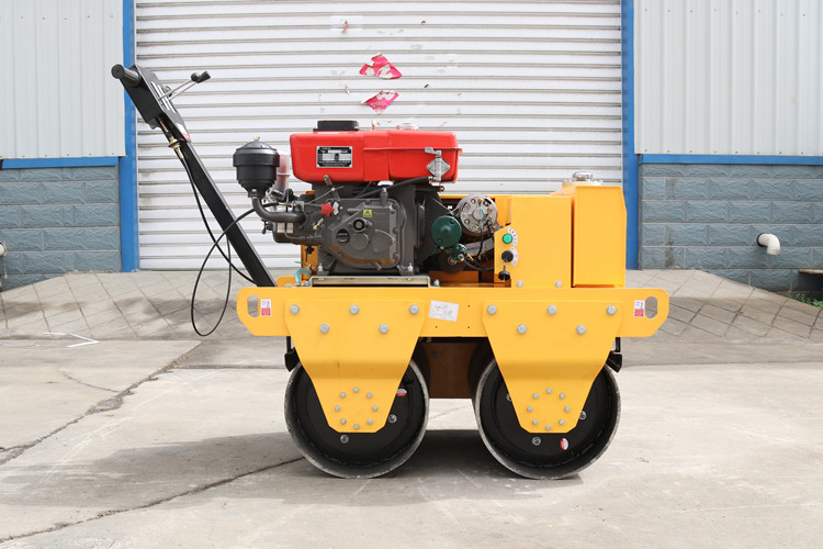 對(duì)于小型手扶壓路機(jī)的這些使用環(huán)境您要明白！